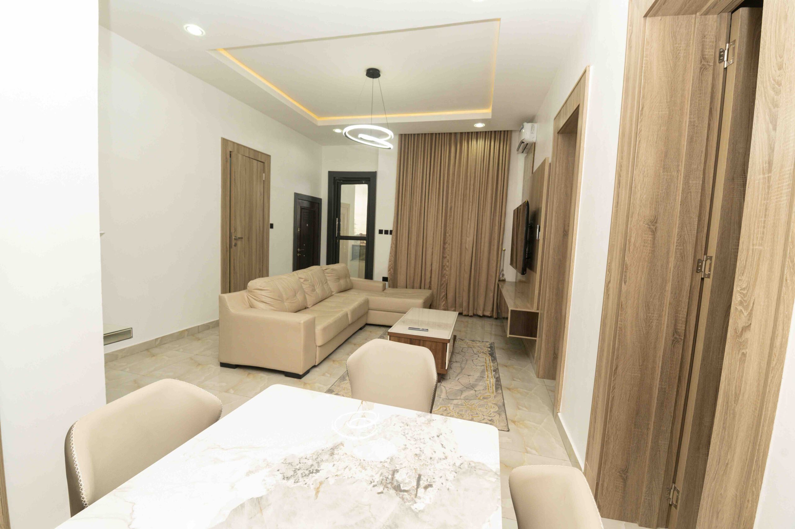 EINSTEINS SITTING ROOM 3